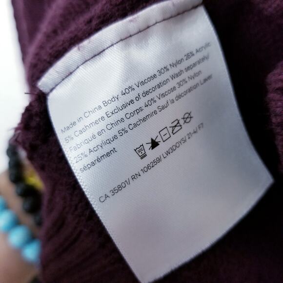 LULULEMON Texture Play Sweater Cassis Relaxed Fit Cashmere Blend Crewneck Size M - Picture 8 of 8